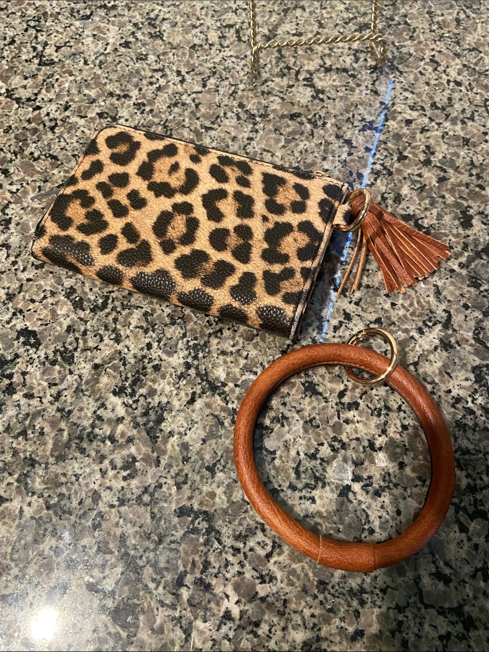 Clutch/Wristlet in Animal Print - Picture 3 of 15